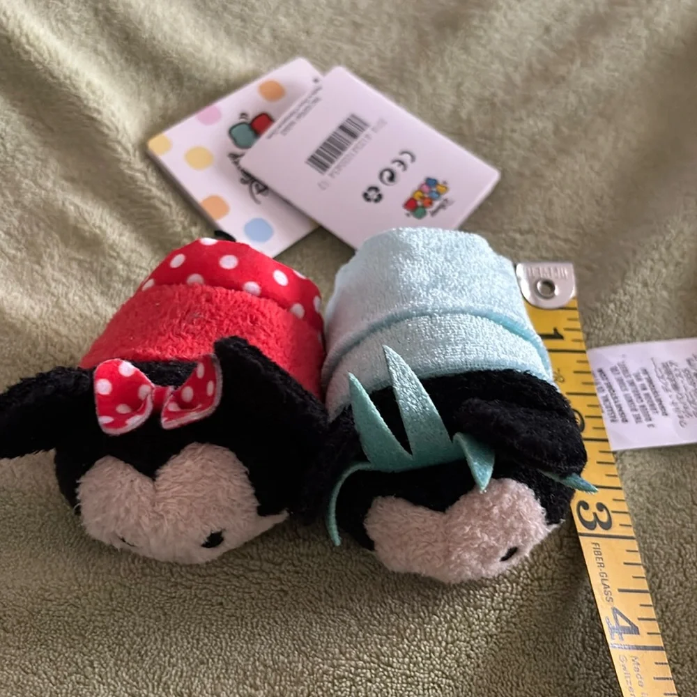 New! 2 tsum tsums! Minnie Mouse. One as herself & one as the Statue of Liberty!